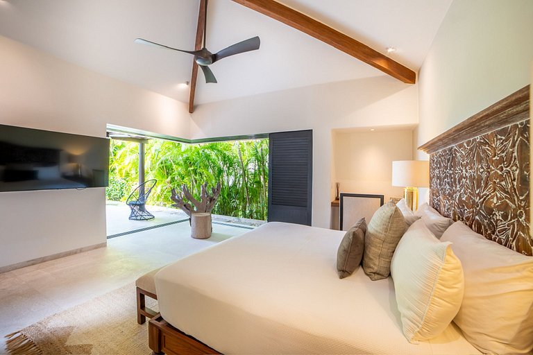 Tale of the Whale | Oceanview Luxury Villa at Mita