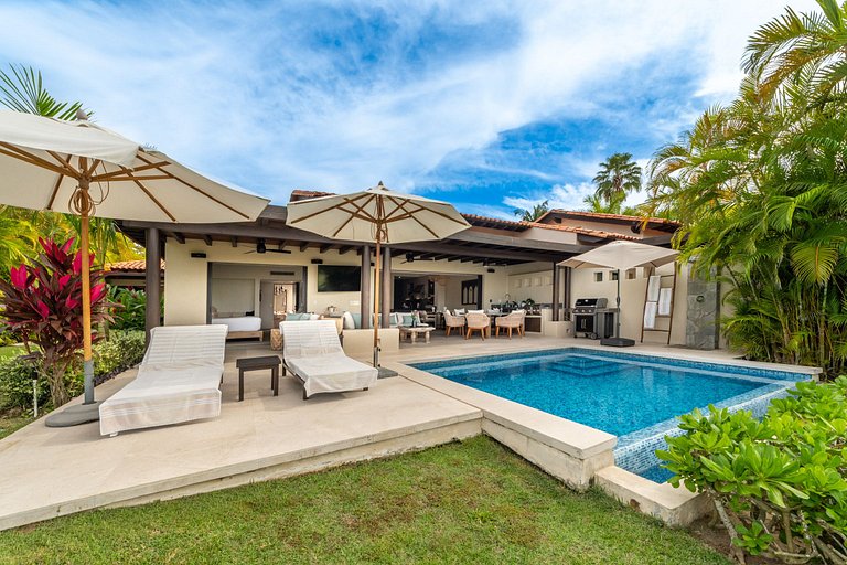 Tale of the Whale | Oceanview Luxury Villa at Mita