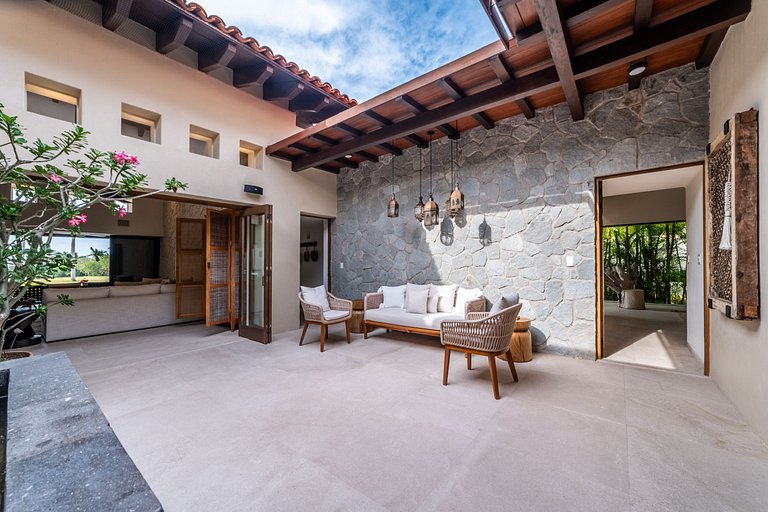 Tale of the Whale | Oceanview Luxury Villa at Mita